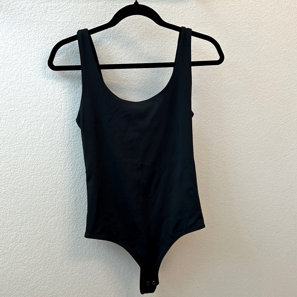 Black Express body contour body suit size small